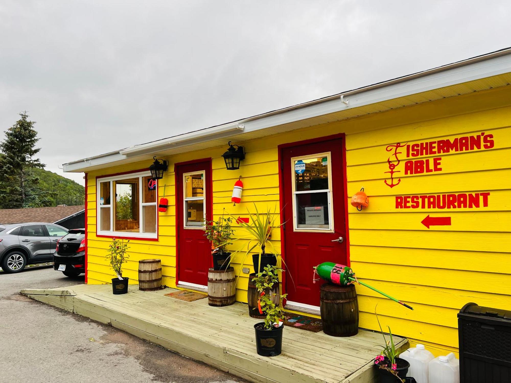 Knotty Pine Cottages, Suites & Motel Rooms Ingonish Exterior foto